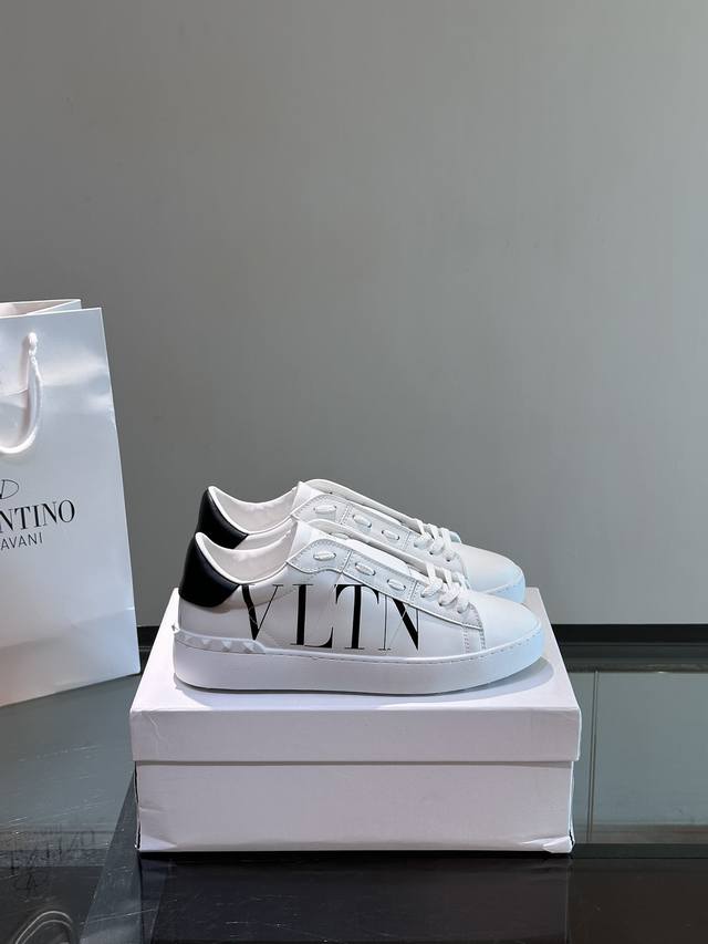 Valentin* popular low-top calfskin sneakers - Crafted from calfskin - Classic ri