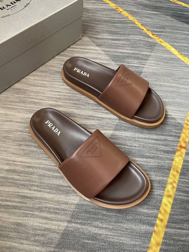 New Prada men's sandals and slippers, high-end boutique, elegant and quality, so