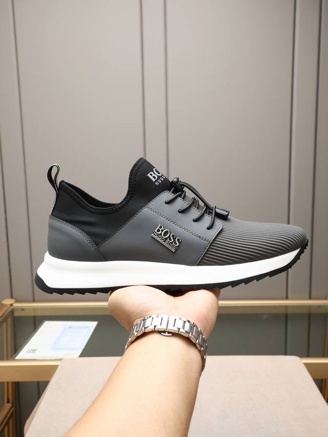 Boss's high-end, hot-selling counter design features a high-stretch flyknit and