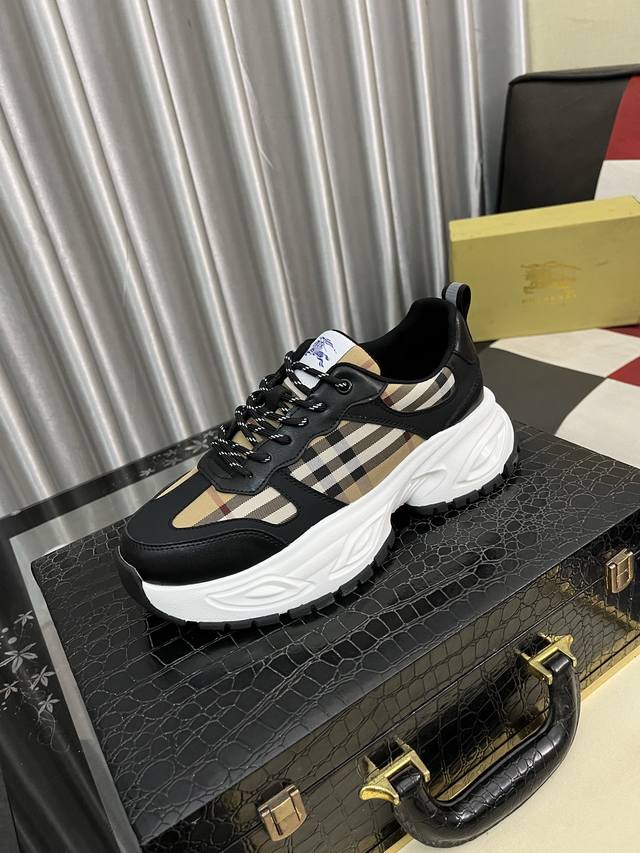 Factory Price: Burberry's new hot-selling casual shoes! Their calm, refined eleg