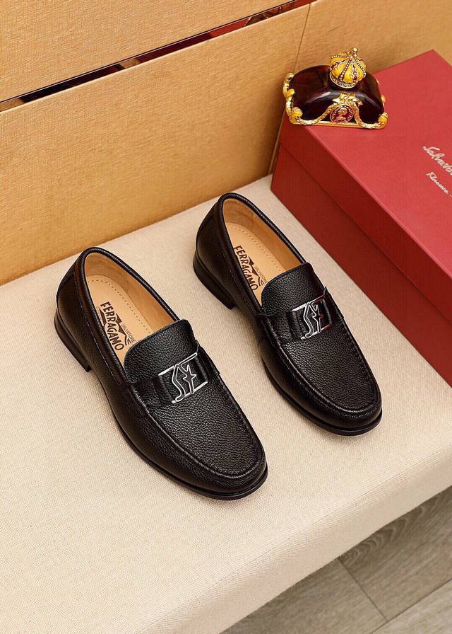 Product Trademark: Ferragamo Salvatore Ferragamo Casual Leather Shoes Standard S