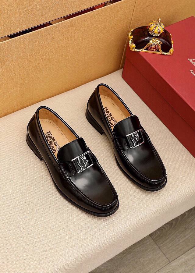 Product Trademark: Ferragamo Salvatore Ferragamo Casual Leather Shoes Standard S