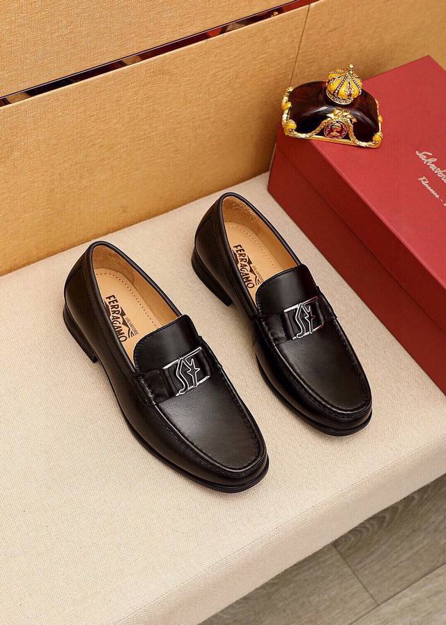 Product Trademark: Ferragamo Salvatore Ferragamo Casual Leather Shoes Standard S