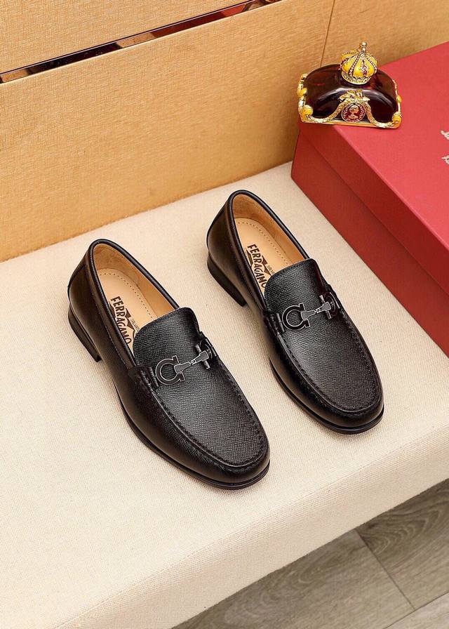 Product Trademark: Ferragamo Salvatore Ferragamo Casual Leather Shoes Standard S