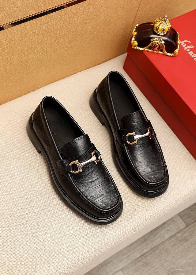 Product Trademark: Ferragamo Salvatore Ferragamo Casual Leather Shoes Standard S
