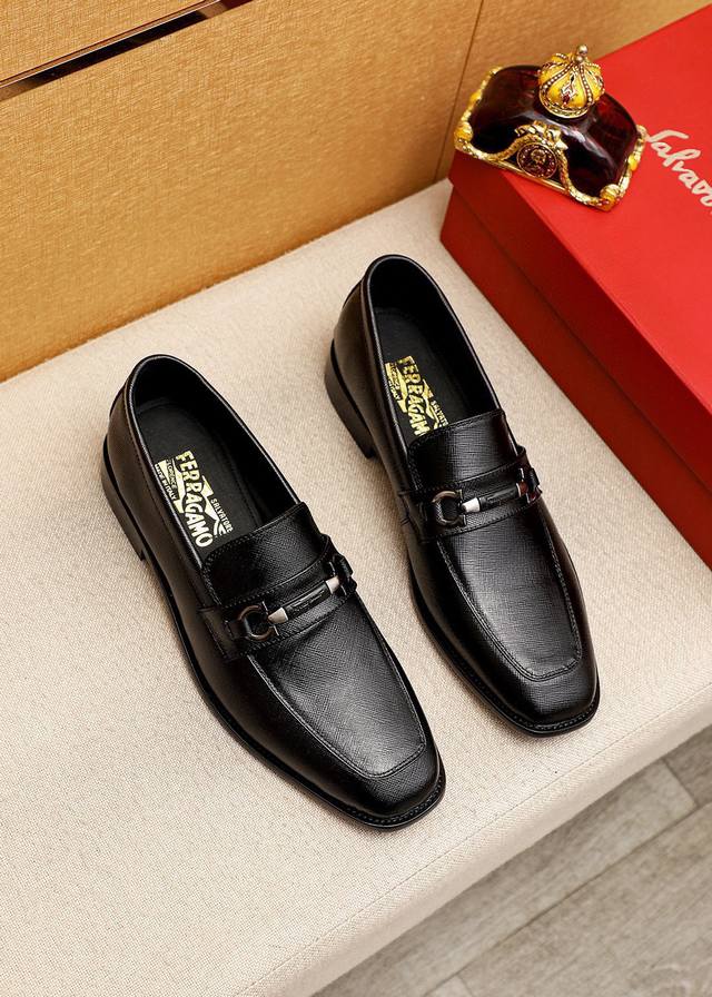 Product Trademark: Ferragamo Salvatore Ferragamo Casual Leather Shoes Standard S