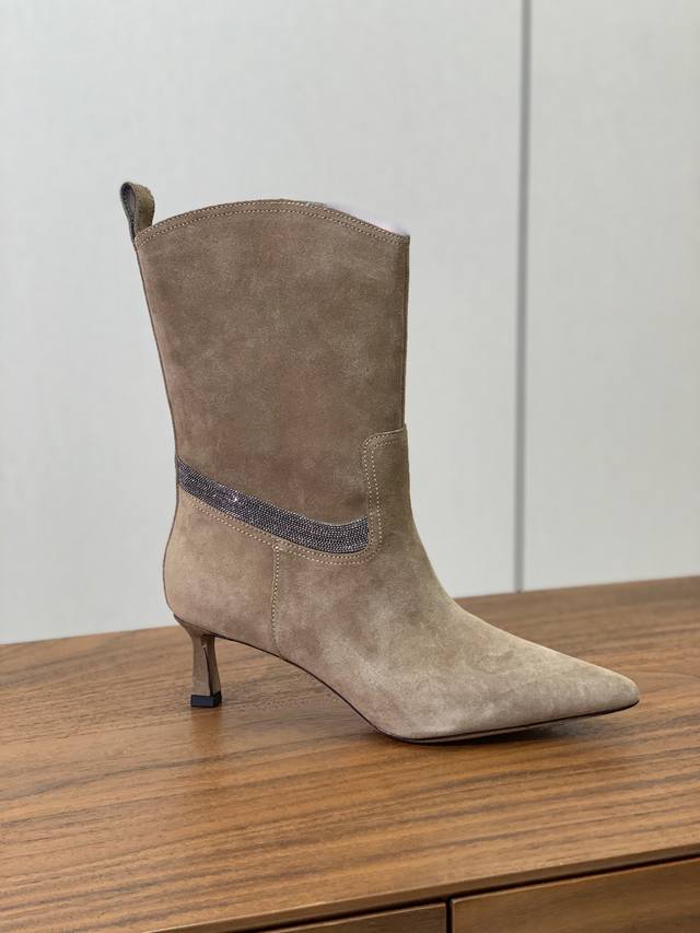 Brunell* Cucinell* pointed-toe mid-length boots. Classic inspiration defines thi