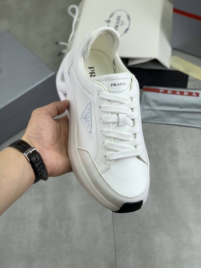 Factory Price, Actual Price, Official Website Hot Seller, Prada's flagship model