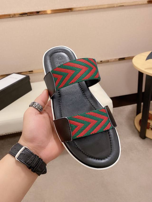 Gucci men's slippers, the latest masterpiece from the high-end brand's official