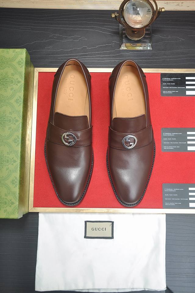 Factory P batch of Gucci's top Italian luxury men's shoe brand, featuring a full