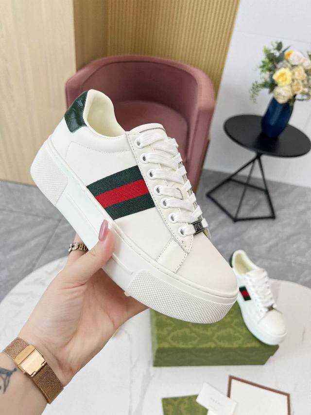 real price on Xiaohongshu. New Gucci classic women's thick-soled white sneakers.