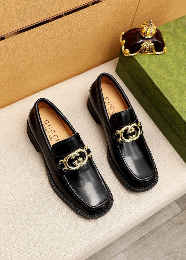 Original Gucci official website dress shoes. Made of Italian top-grain open-edge