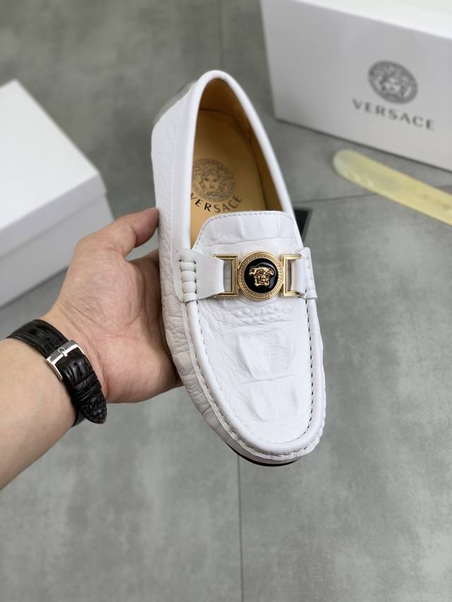 Factory Price (P) Versace Hong Kong high-quality loafers. These slip-on loafers