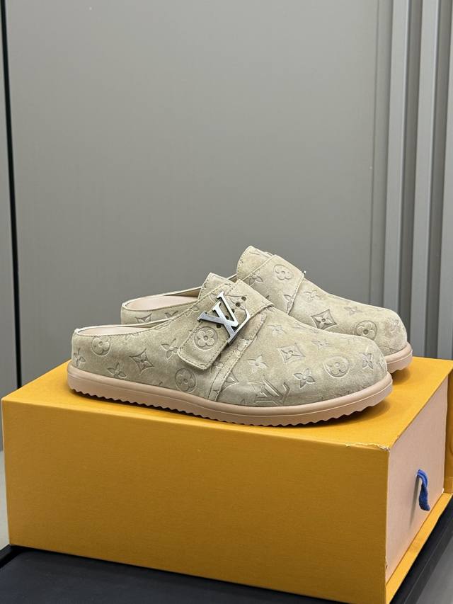 Price: Lv Men's Birkenstock Suede Print Slippers, so pretty! With a 4cm height,