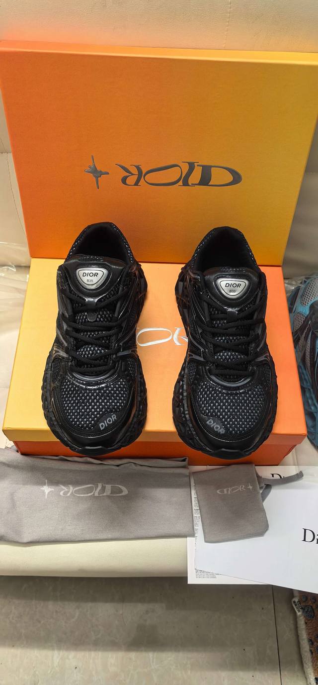 Actual Price: Dior's latest B35 dad sneakers are a new arrival for fall, enrichi