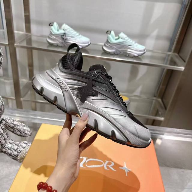 Actual Price: Dior's latest B44 dad sneakers are a new arrival for autumn, enric