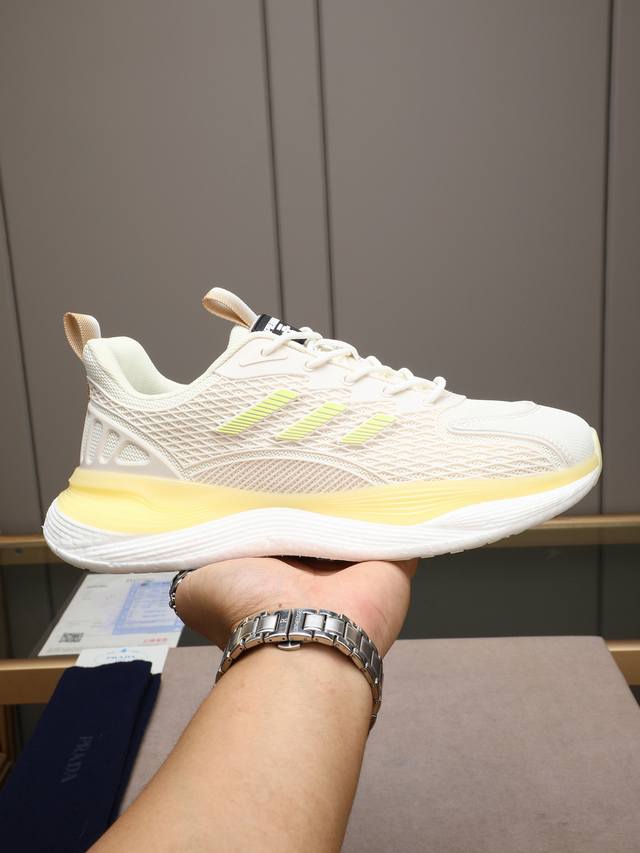 Prada fashion top brand, a pair of men's shoes that can handle all styles, the u