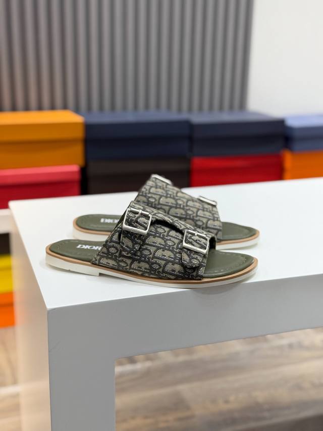 Dior Dior top purchasing street-blasting male god spring and summer slippers cou