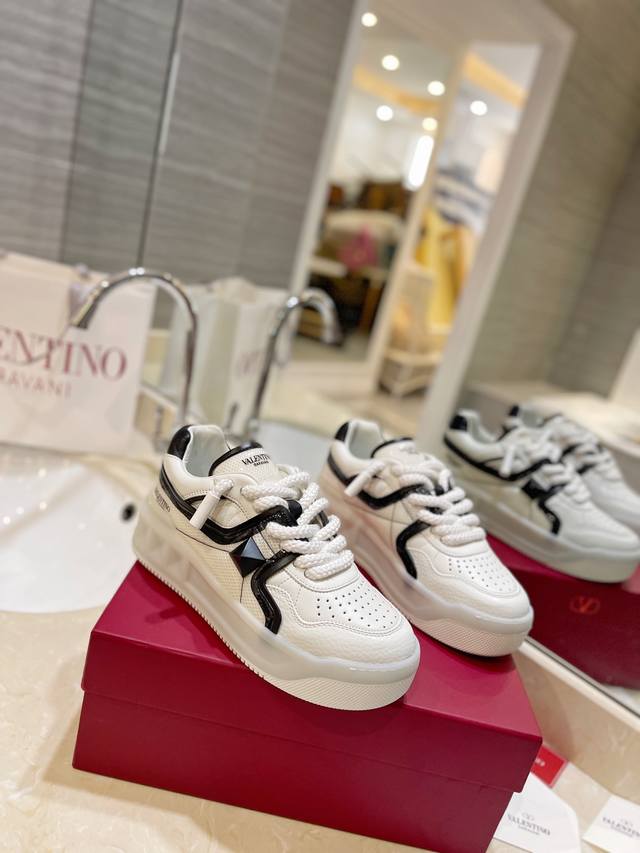 Factory Price: PP Exclusive thick-soled, thick-laced, top-of-the-line Valentino