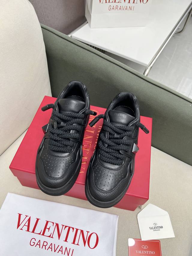 Exclusive thick-soled, thick-laced Valentino high-end thick-soled, thick-laced c
