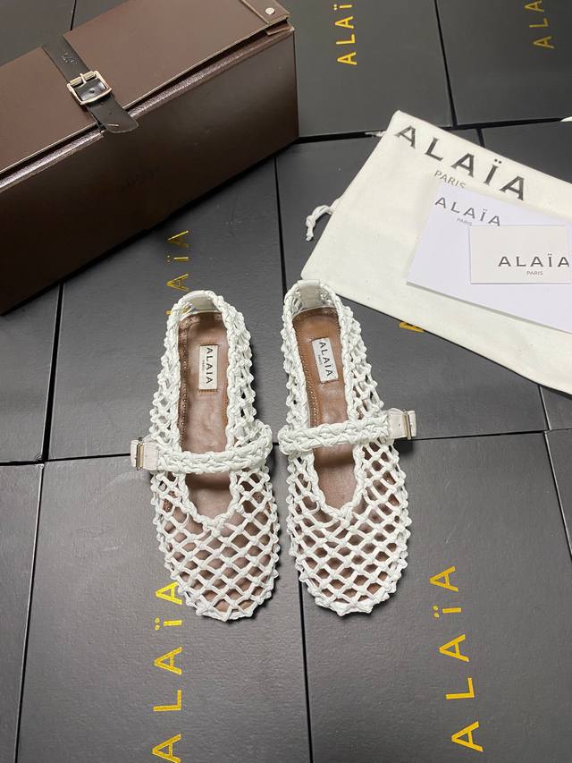 Woven Style!!! Alaia catwalk-inspired ballet flats! Sweet and cool ballet style,