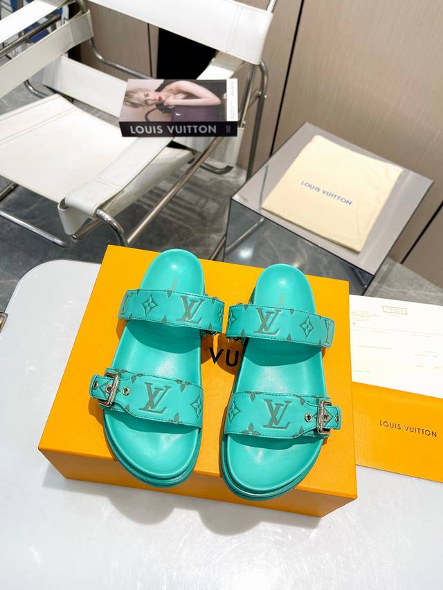 Premium Luxury Edition 223 Lv counter featuring Louis Vuitton's new spring/summe