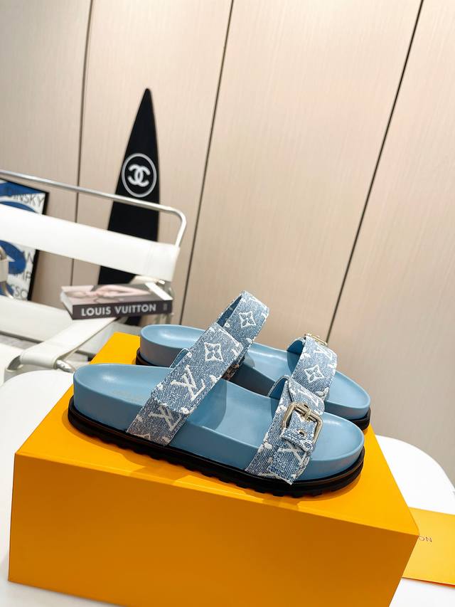 Premium Luxury Edition 223 Lv counter featuring Louis Vuitton's new spring/summe