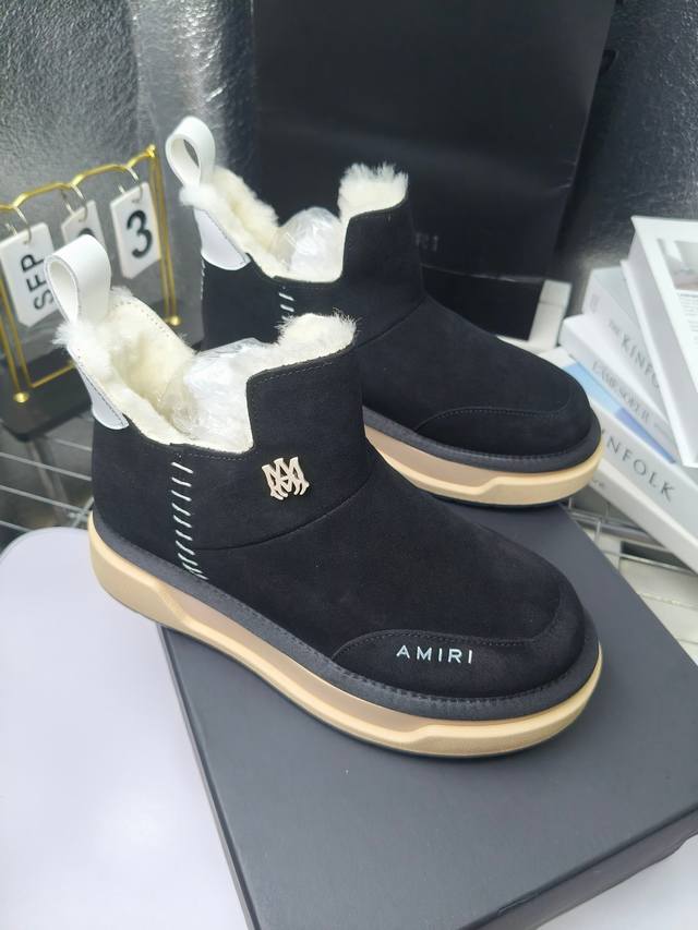 Amiri's latest winter fur boots series, round-toed thick-soled snow boots. Amiri