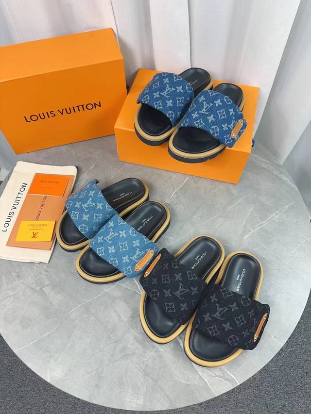 Lv Donkey L brand's popular embossed logo sandals. These Pool Pillow Comfort fla