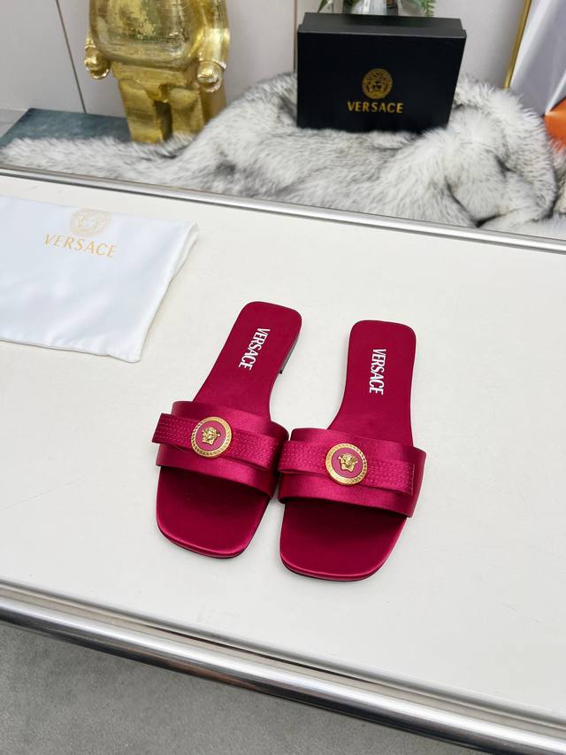 Versace new style at the official store: Flat slippers series Upper: Cowhide lea