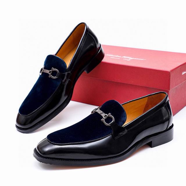 Top-quality Salvatore Ferragamo shoes! Men's formal leather shoes! Authentic, hi