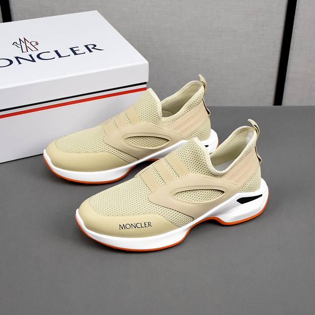 Moncler men's outdoor lace-up sneakers are comfortable and slip-resistant, desig