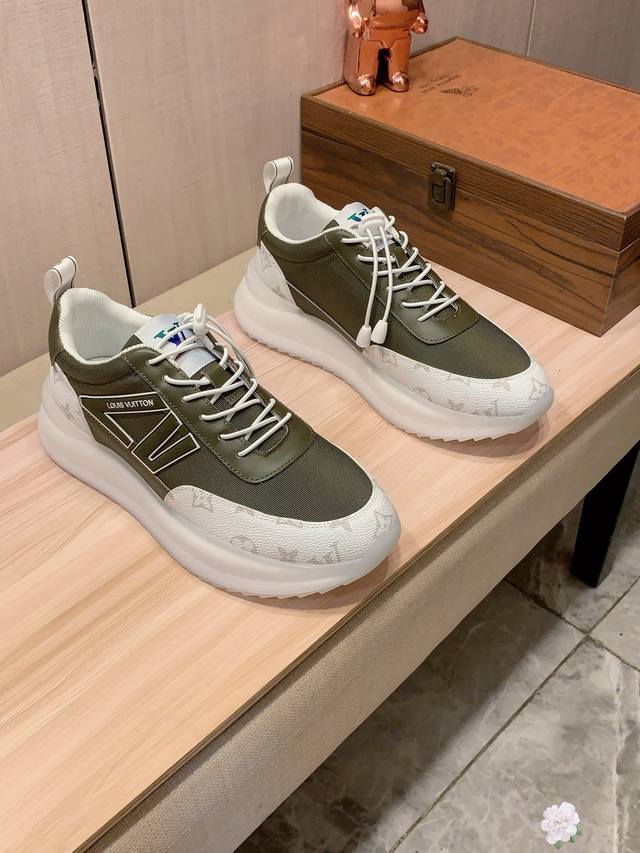 New: Factory price Lv*'s latest hot-selling casual shoes, top-tier luxury brands