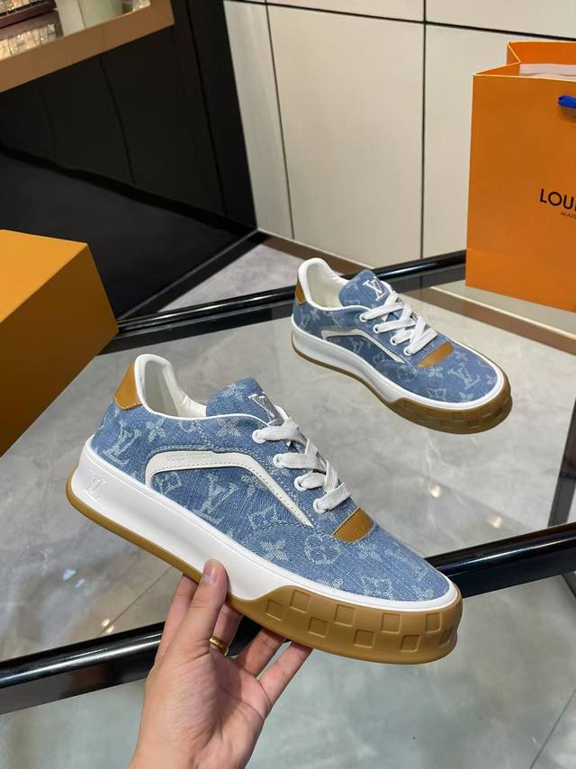 Price: 2025 Lv Louis Vuitton thick-soled casual sneakers. Original 1:1 productio