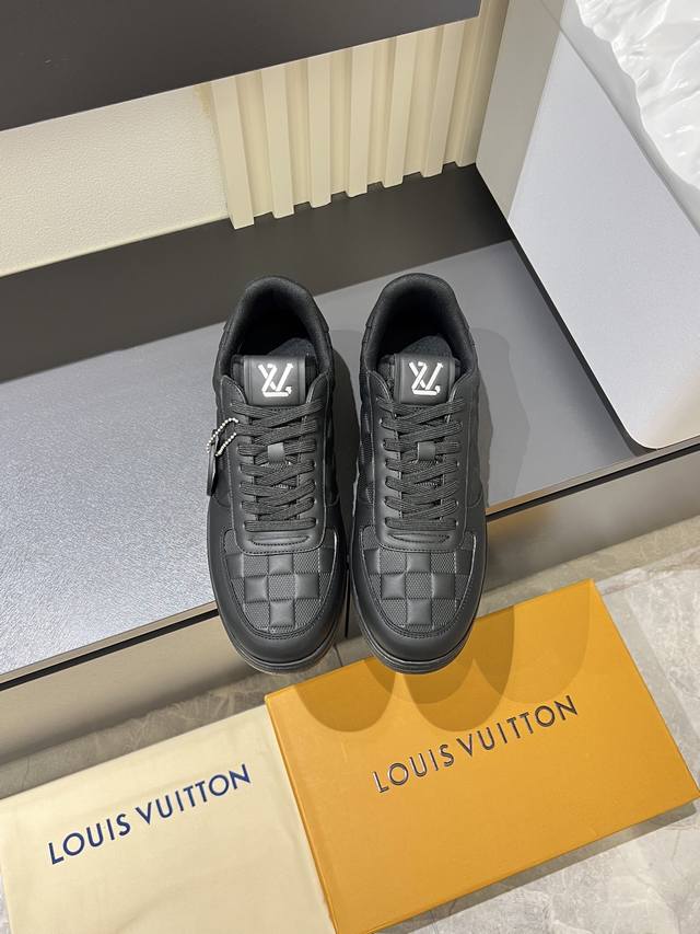 Ouis *Uitto* classic men's casual sneakers lined with cowhide. Made with importe