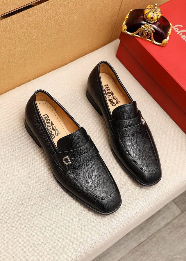 Product Trademark: Ferragamo Salvatore Ferragamo Casual Leather Shoes Standard S