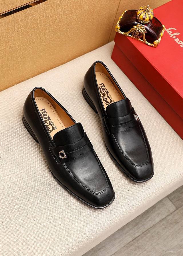 Product Trademark: Ferragamo Salvatore Ferragamo Casual Leather Shoes Standard S