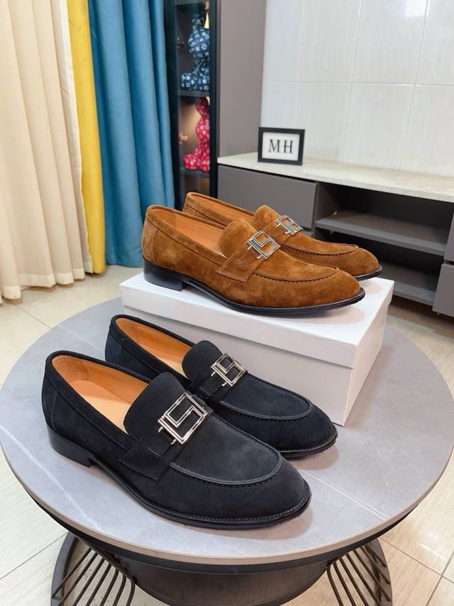 Factory Price: P Versace's premium sneaker collection, new for Milan Men's Fashi