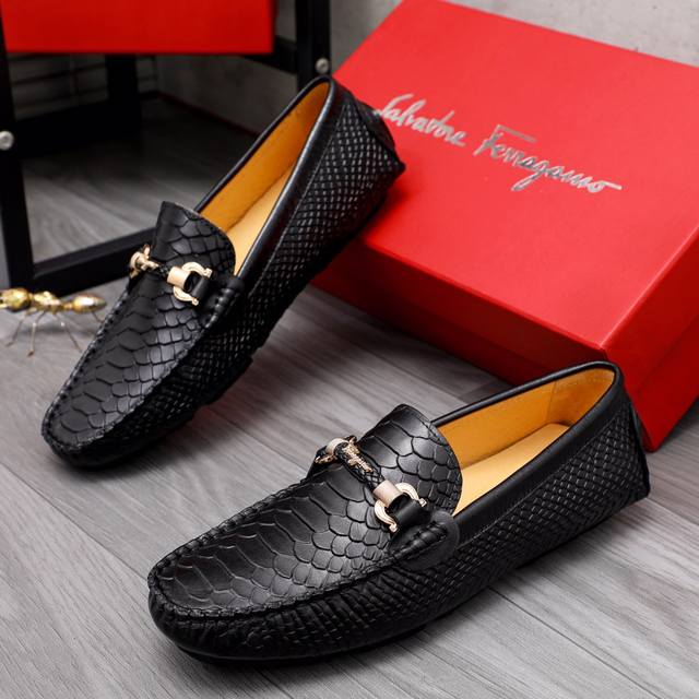Factory Price Men's Sports Shoes Original Product Brand: Ferragamo Salvatore Fer