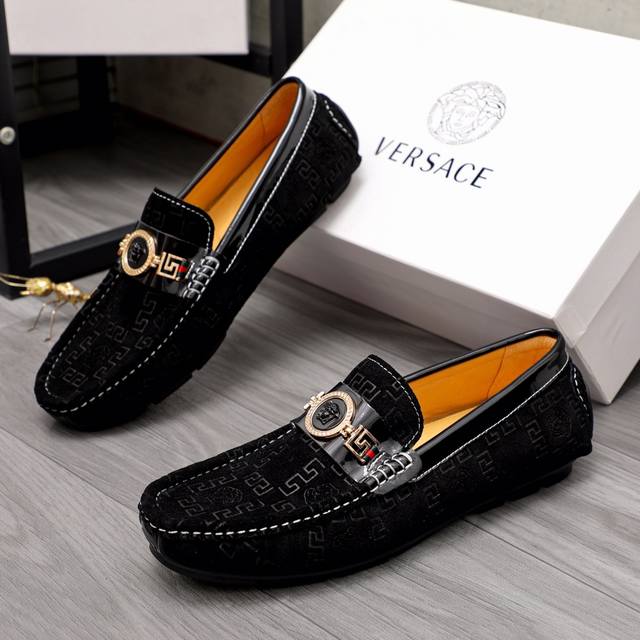 Factory Price Men's Sports Shoes Original Product Brand: Versace Slip-On Shoes T