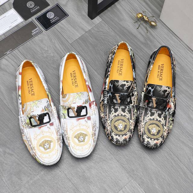 Factory Price Men's Sports Shoes Original Product Brand: Versace Casual Slip-On