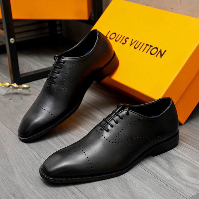 factory price men's sports shoes. Original product. Brand: Louis Vuitton. Busine