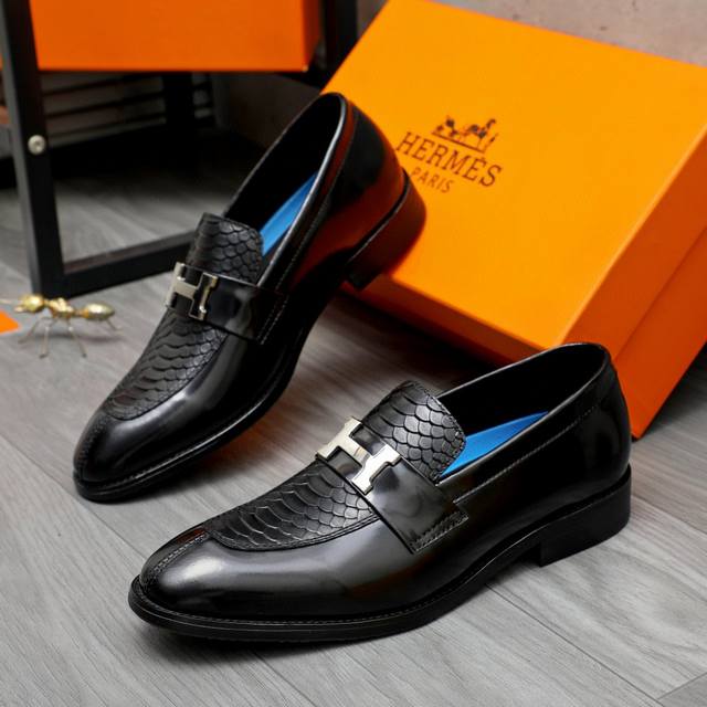 factory price men's sports shoes. Original product. Brand: Hermes. Herm