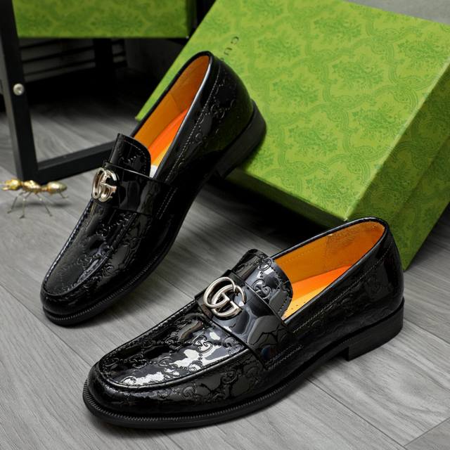 Factory Price Men's Sports Shoes Original Product Brand: Gucci Business Slip-On