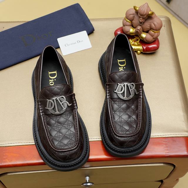 Factory Price Dior Hong Kong counter new casual men's shoes are now available on