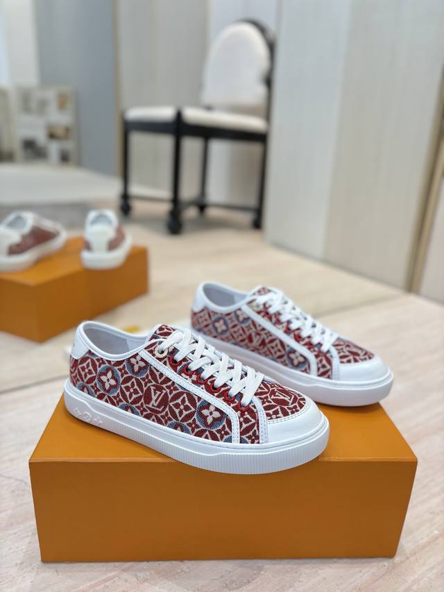 Factory Price: Women's Sports Shoes, Original Couple's Style, Top-of-the-Line Lo