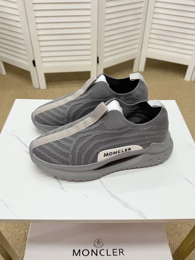 factory price men's sports shoes. Moncler casual sneakers, made of top-grain cow