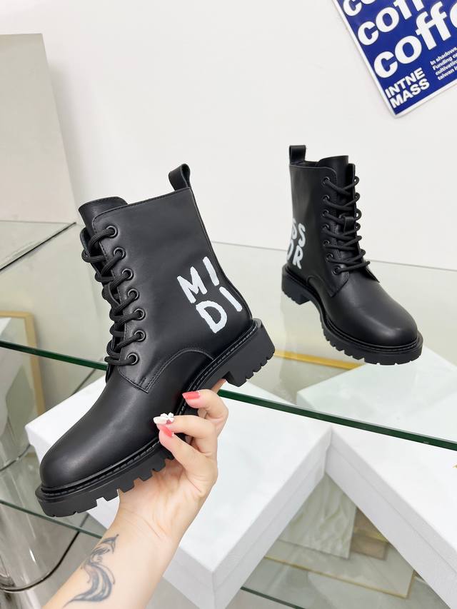Factory Price Original Dior Women's Sports Shoes. Classic Martin Boots. Miss Dio