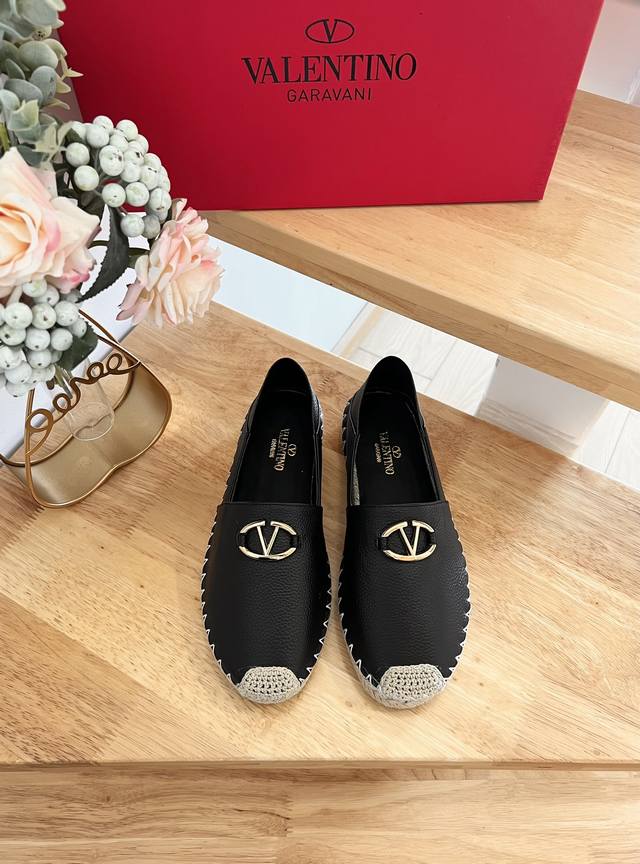 Factory Price Women's Shoes and Sportswear Original Valentino Garavani Lapa Lych