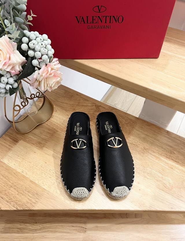 Factory Price Women's Shoes and Sportswear Original Valentino Garavani Lapa Lych